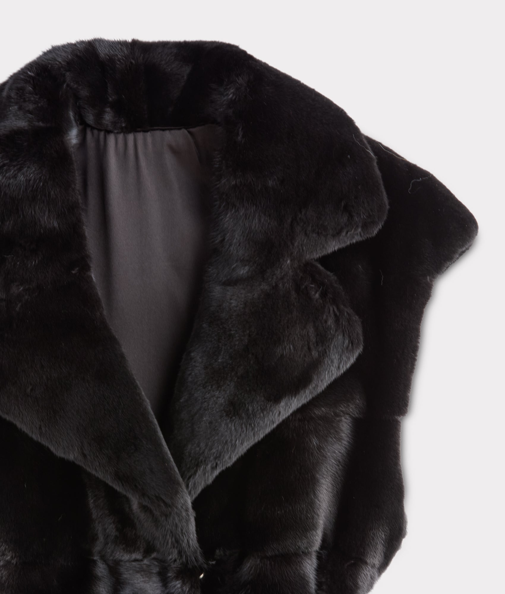 Andrea Sleeveless Fur Coat :: Black - Image 4
