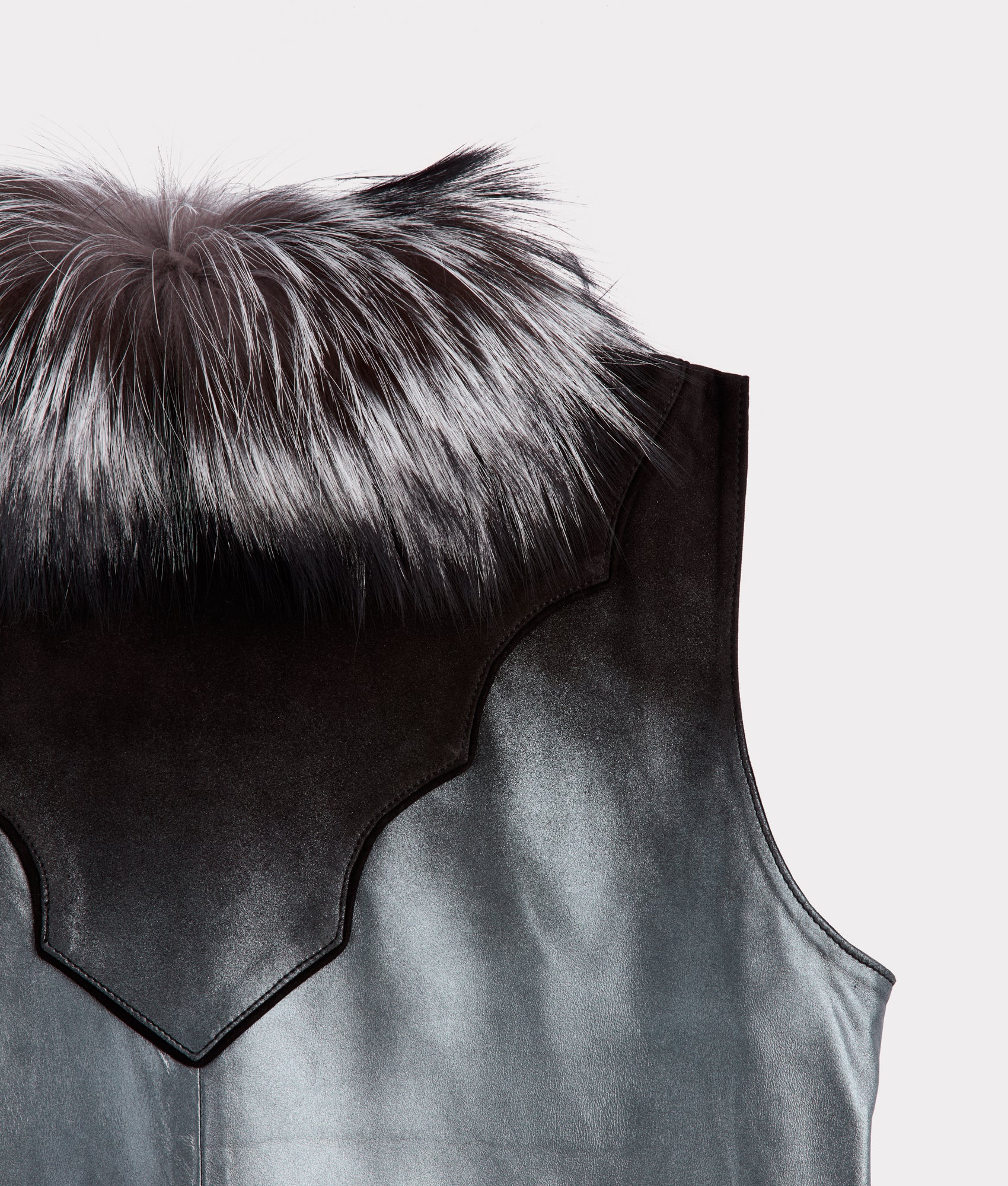 Duchess Of The Range Fur Vest :: Metallic Gradient - Image 6