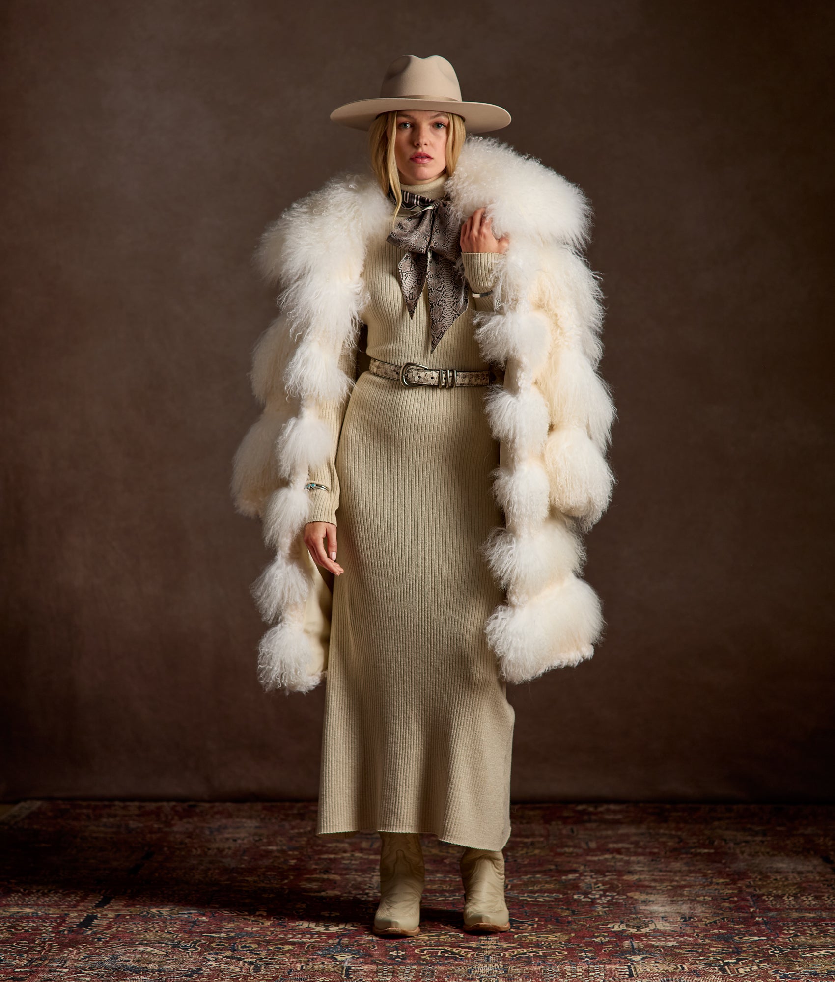 Anne Fur Coat :: White - Image 2
